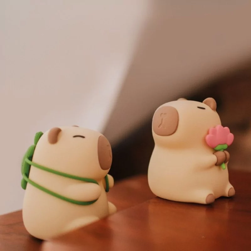 Mary S–led Lamp–kapibara Tourist (1)